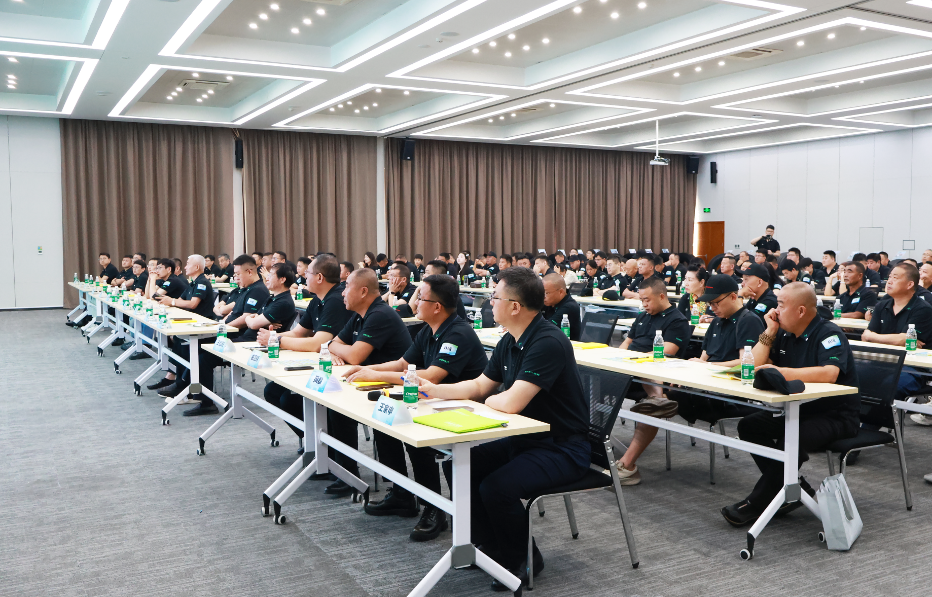 尊龙中国明星产品品鉴会（荣成站）顺利召开